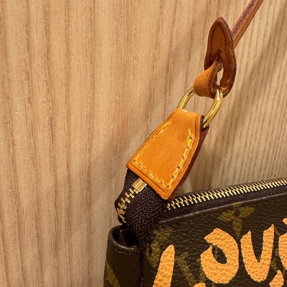 Authentic Louis Vuitton Pochette accessories bag limited edition graffiti - Picture 9 of 16